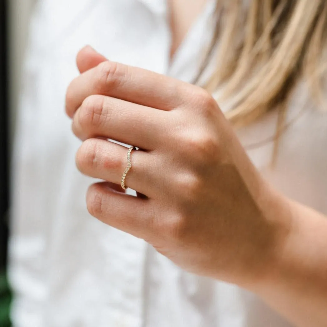 18kt Gold Diamond Curve Ring