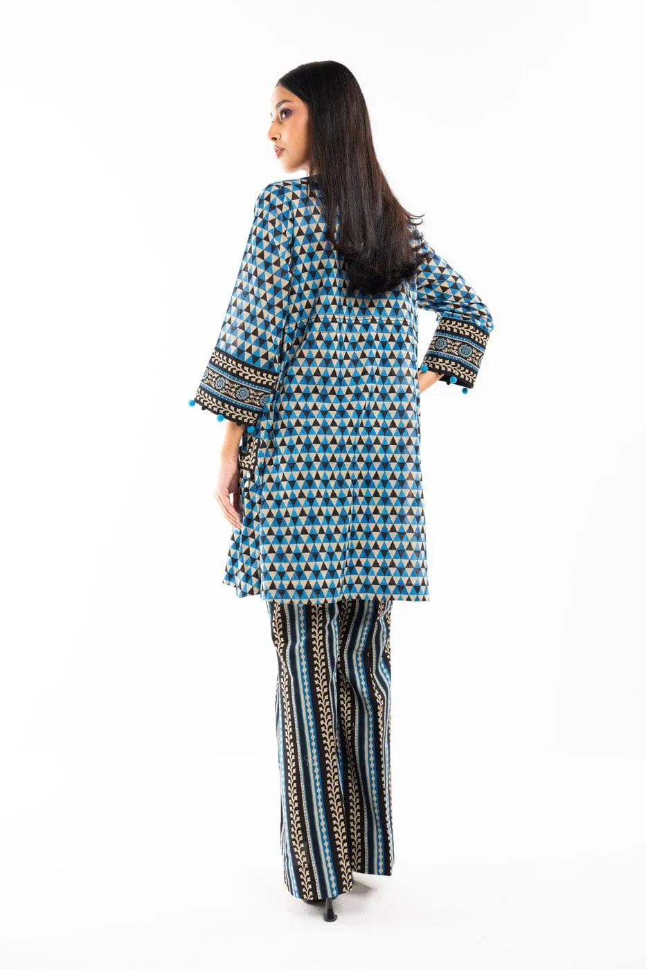 2 Pc Printed Lawn Shirt With Cambric Trouser