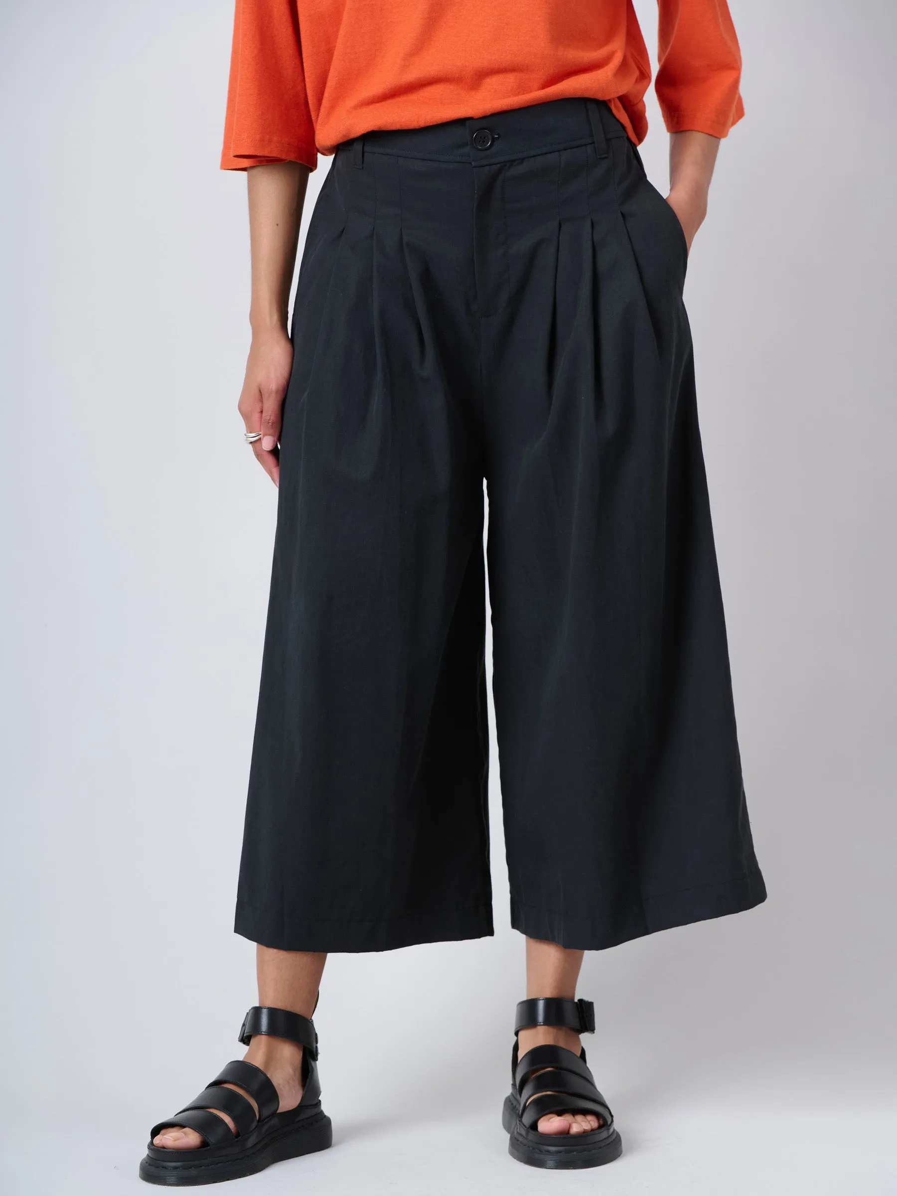 Cropped Wide Leg Tencel® Trousers with Back Pockets