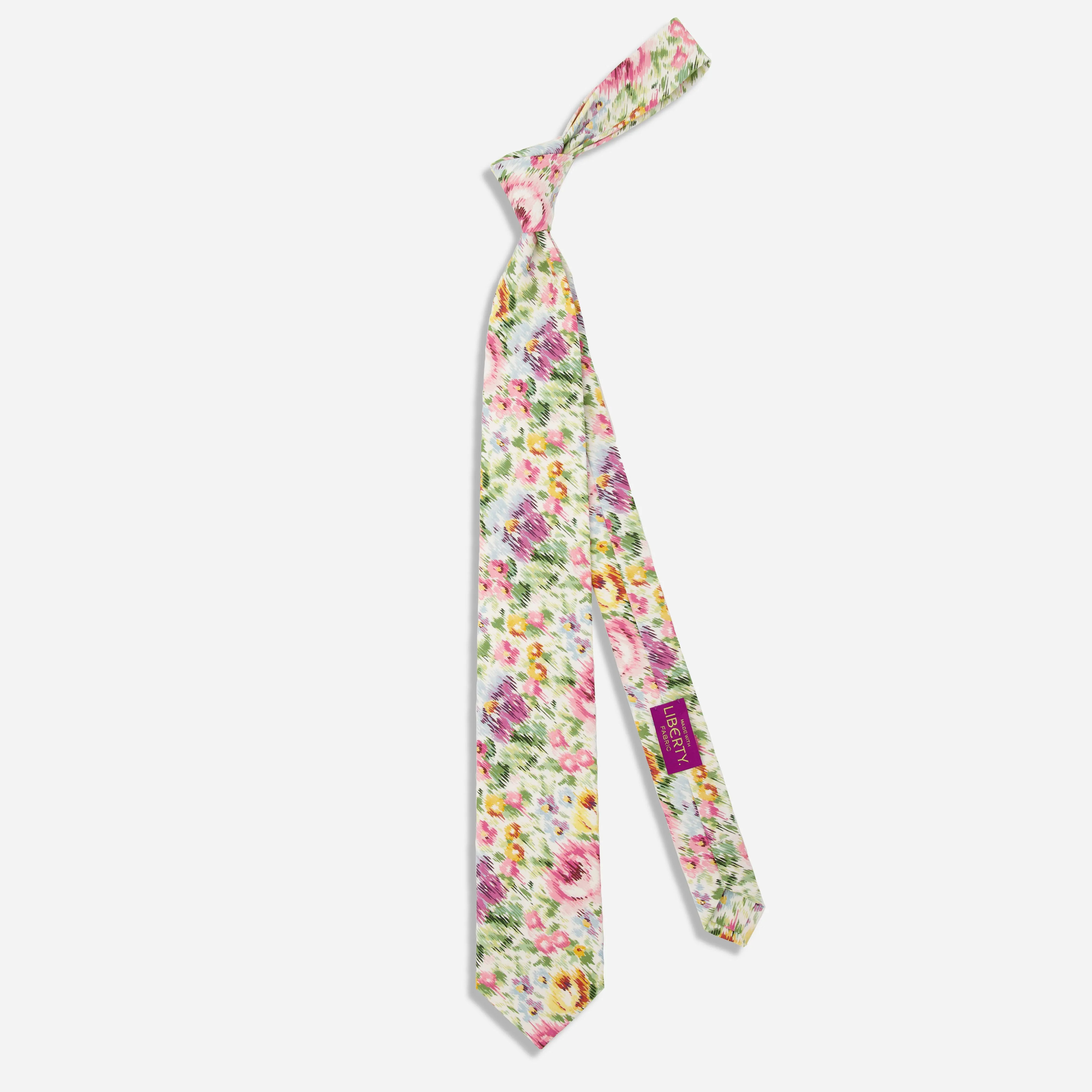 Dreamy Blooms White Tie