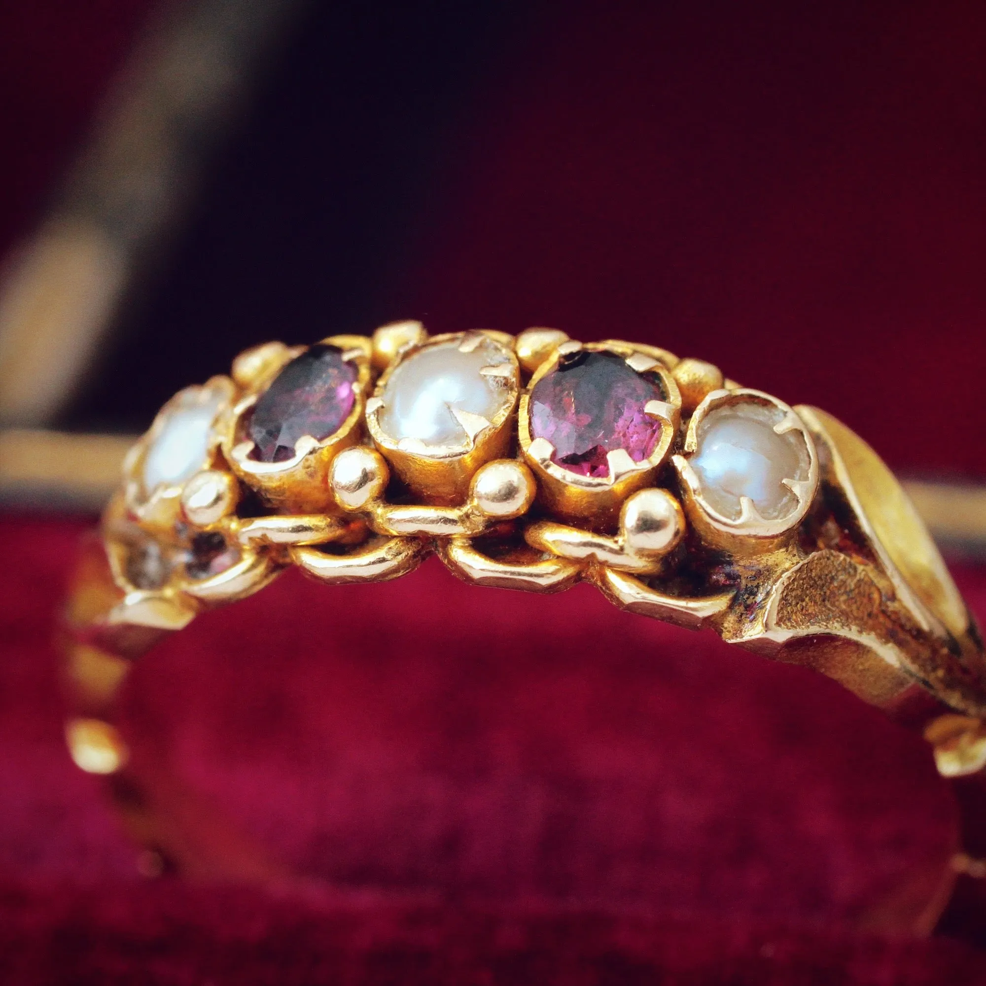 Early Victorian 15ct Gold Amethyst & Pearl Ring