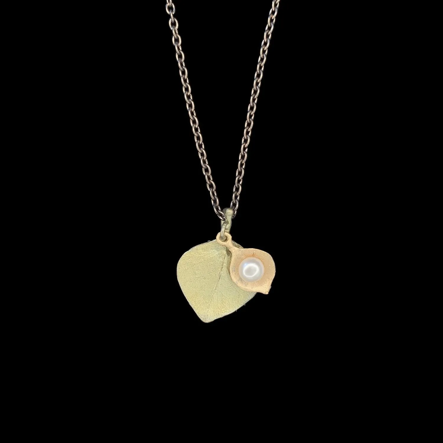 Round Leaf Eucalyptus Pendant - Dainty