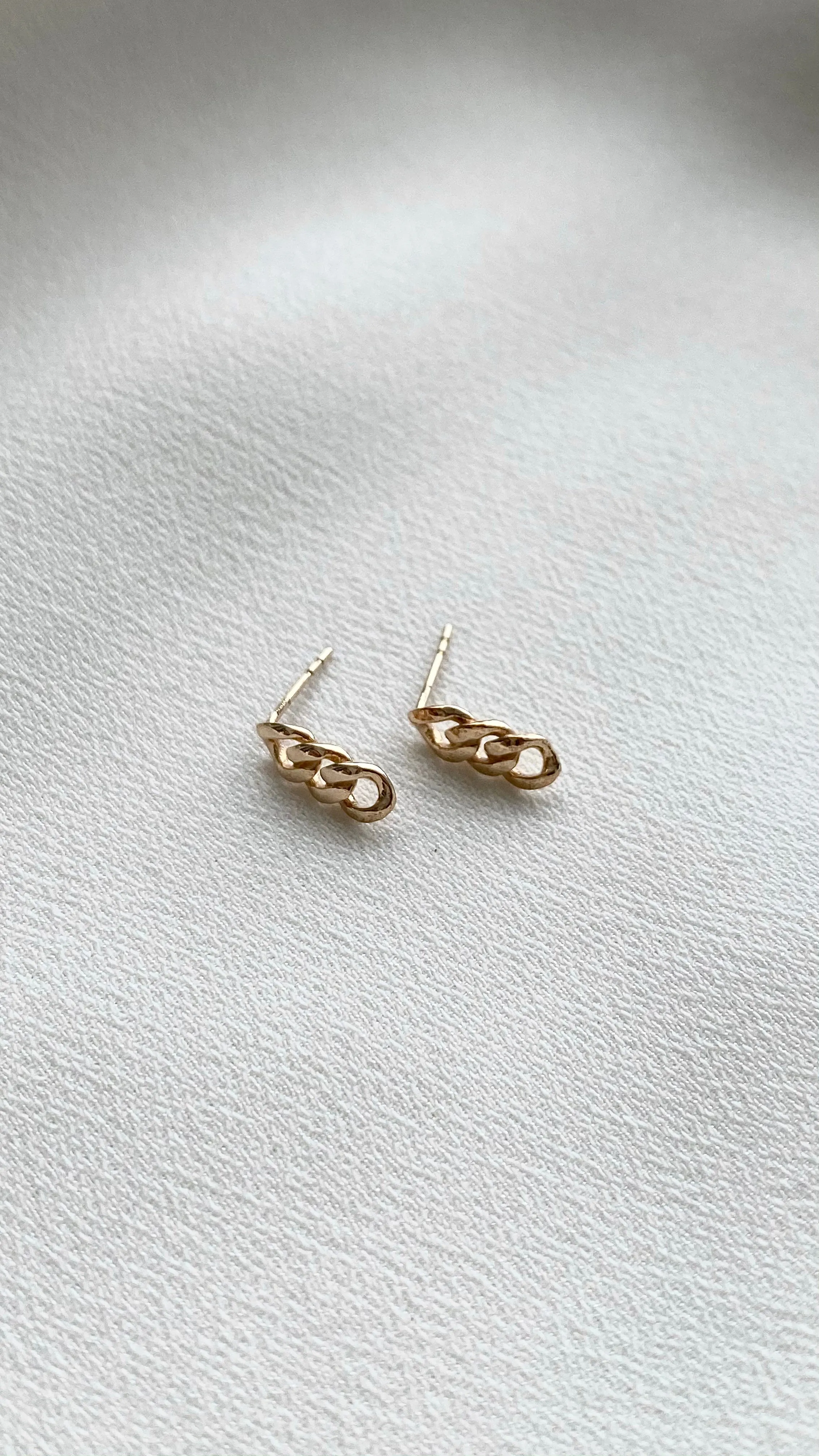 Selma Stud Earrings 9K Yellow Gold